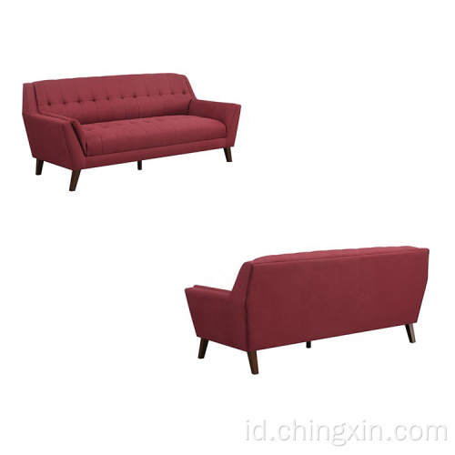 Sofa Santai Kain Merah Ruang Tamu Tiga Kursi dengan Kaki Kayu Solid